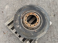 Michelin - band 275/80r22.5 - afbeelding 2 van  9