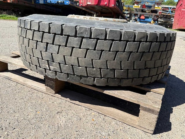 Michelin - band 315/80r22.5 - afbeelding 6 van  8