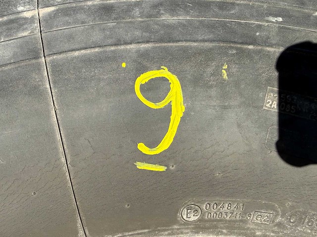 Michelin - band 315/80r22.5 - afbeelding 8 van  8