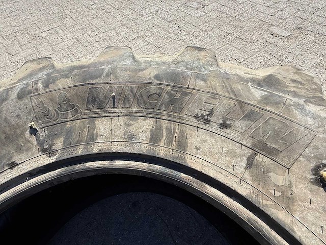 Michelin - band 540/65 r28 - afbeelding 2 van  6