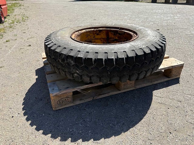 Michelin - band 9.00r20 - afbeelding 7 van  8