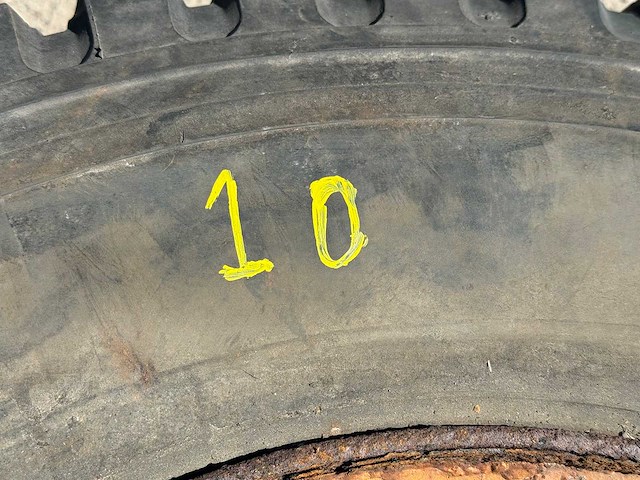 Michelin - band 9.00r20 - afbeelding 8 van  8