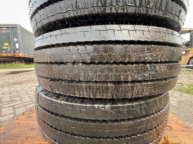 Michelin - in city - band 275/70 r22.5 (4x) - afbeelding 4 van  15