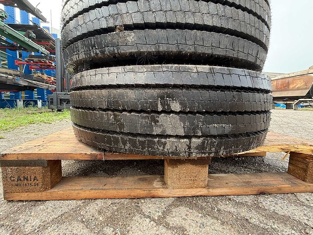 Michelin - in city - band 275/70 r22.5 (4x) - afbeelding 6 van  15
