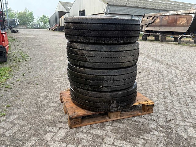Michelin - in city - band 275/70 r22.5 (4x) - afbeelding 1 van  15