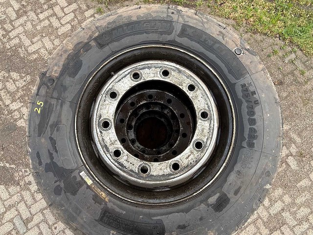 Michelin - in city - band 275/70 r22.5 (4x) - afbeelding 8 van  15