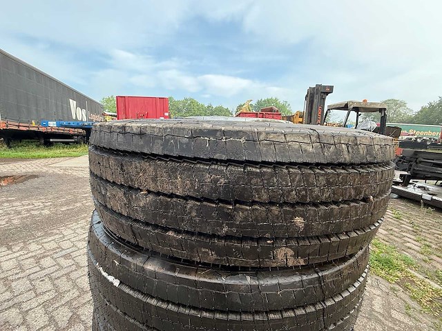 Michelin - in city - band 275/70 r22.5 (4x) - afbeelding 14 van  15