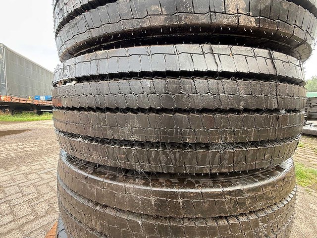 Michelin - in city - band 275/70 r22.5 (4x) - afbeelding 15 van  15
