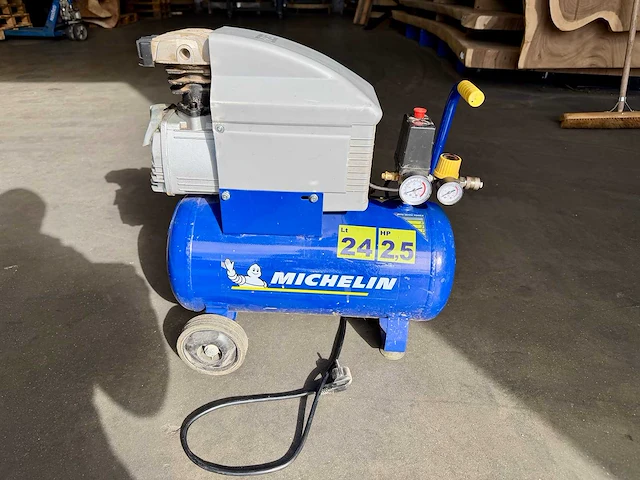 Michelin - lucht compressor - afbeelding 1 van  3