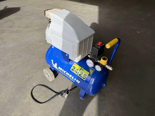 Michelin - lucht compressor - afbeelding 2 van  3