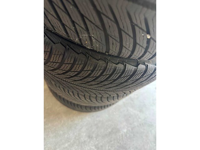 Michelin - pilot alpen 5 - winterbanden - car tyre - afbeelding 7 van  7