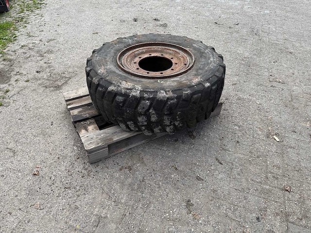 Michelin - pilote xl - band 13.00-20 - afbeelding 1 van  9