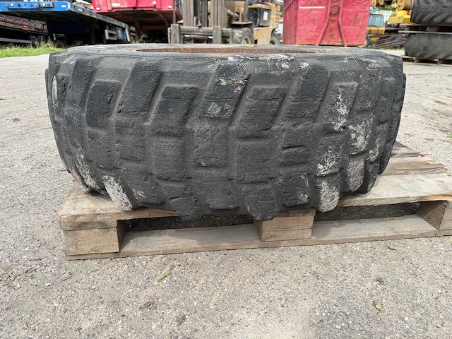 Michelin - pilote xl - band 13.00-20 - afbeelding 8 van  9