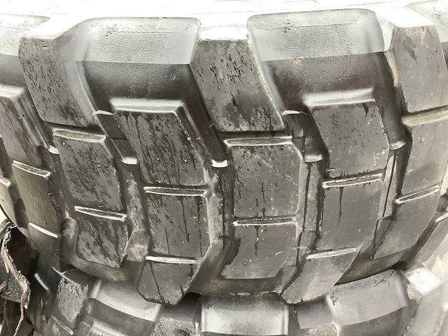 Michelin - radial regroovable - banden met velg (2x) - afbeelding 4 van  4