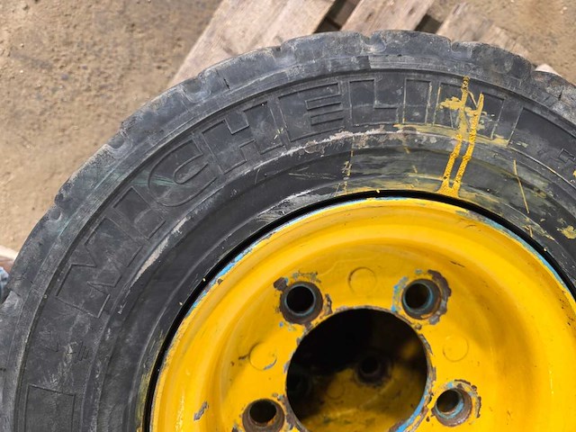 Michelin - starbil x - banden 7.00 r12 - afbeelding 4 van  5