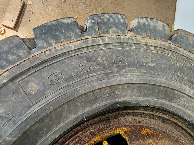 Michelin - starbil x - banden 8.25 r15 - afbeelding 6 van  9