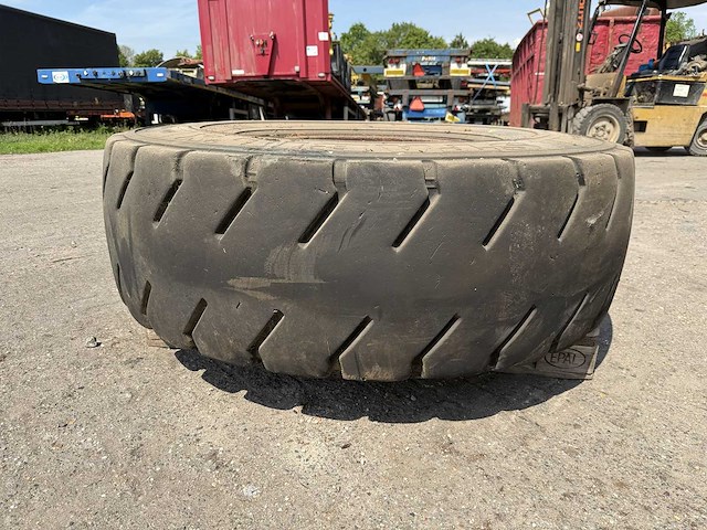 Michelin - starbilx - band 16.00 r25 - afbeelding 2 van  12