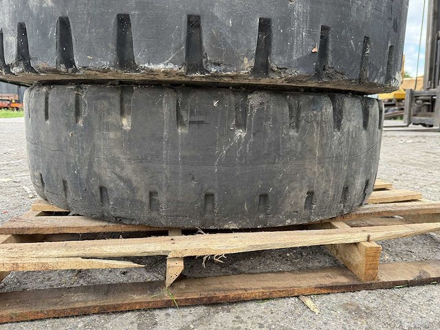 Michelin - volrubber band 315-80r22.5 (2x) - afbeelding 5 van  7