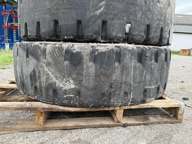 Michelin - volrubber band 315-80r22.5 (2x) - afbeelding 6 van  7