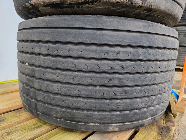 Michelin - vrachtwagenband 445/45 r19.5 (6x) - afbeelding 9 van  13