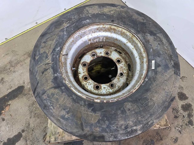 Michelin - vrachtwagenband 445/45 r19.5 - afbeelding 5 van  7