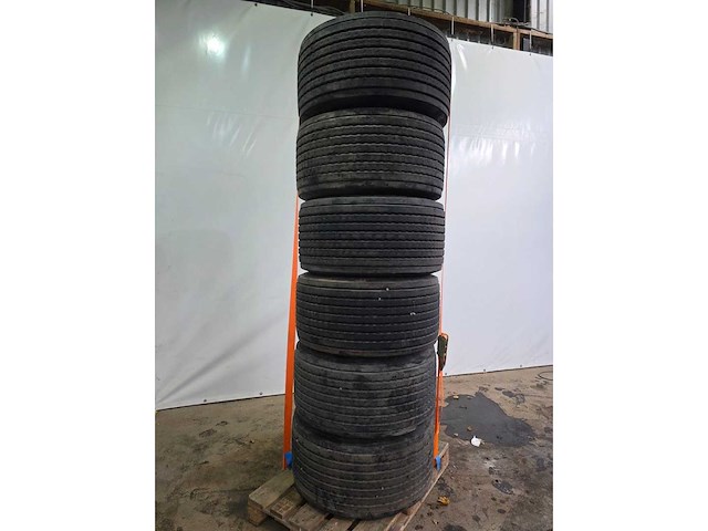 Michelin - vrachtwagenband 445/45 r19.5 - afbeelding 1 van  13