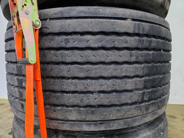 Michelin - vrachtwagenband 445/45 r19.5 - afbeelding 5 van  13