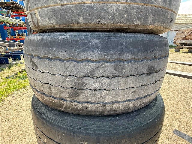Michelin - x - band 385/55r22.5 (5x) - afbeelding 4 van  17