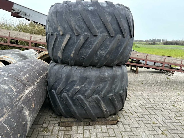 Michelin 1050/50 r32 (2x) wielen - afbeelding 2 van  6