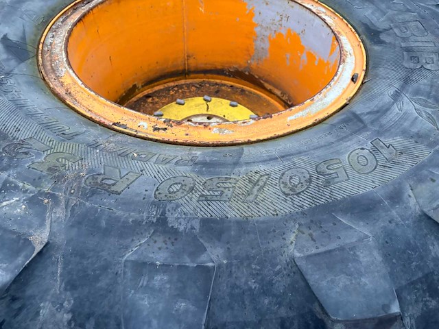 Michelin 1050/50 r32 (2x) wielen - afbeelding 4 van  6