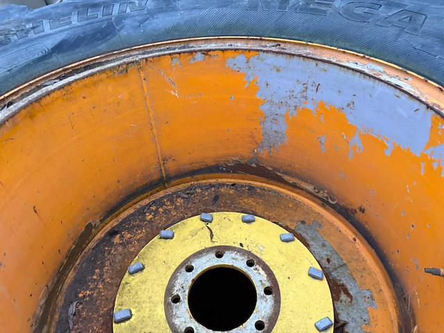 Michelin 1050/50 r32 (2x) wielen - afbeelding 5 van  6