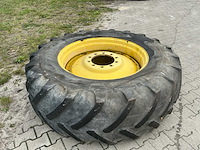 Michelin 20.8 r38 tractorwiel met gele stalen 38" 10-gats velg - afbeelding 2 van  6