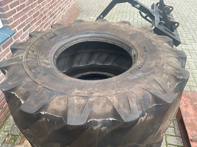 Michelin 445/70r19,5 band, wiel en velg (2x) - afbeelding 3 van  7