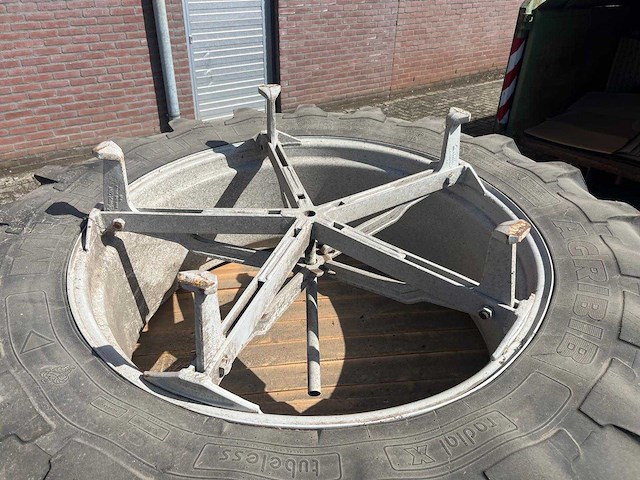 Michelin agribib 16.9 r38 dubbelluchtwielen met klemsysteem - afbeelding 4 van  5