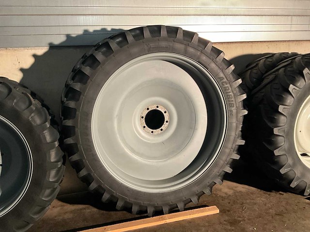 Michelin agribib band met velg (2x) - afbeelding 1 van  7