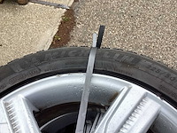 Michelin autoband met lichtmetalen velg - afbeelding 4 van  5