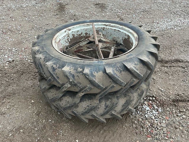 Michelin band en velg dubbel lucht 12.4-36 (2x) - afbeelding 1 van  7