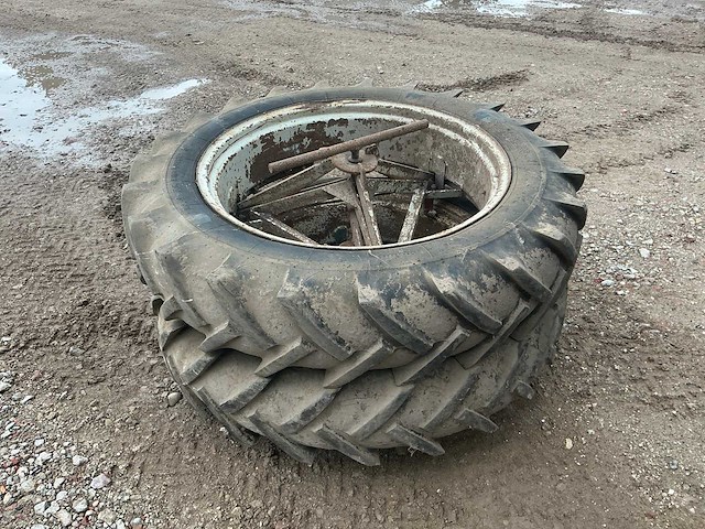 Michelin band en velg dubbel lucht 12.4-36 (2x) - afbeelding 2 van  7