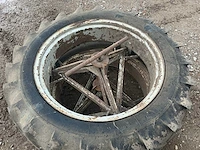 Michelin band en velg dubbel lucht 12.4-36 (2x) - afbeelding 3 van  7