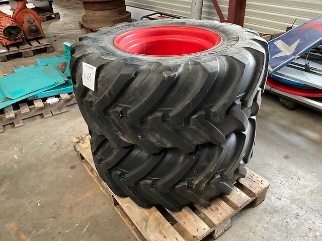 Michelin band met velg (2x) - afbeelding 1 van  4