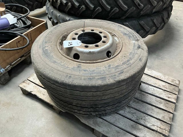 Michelin band met velg (2x) - afbeelding 1 van  6