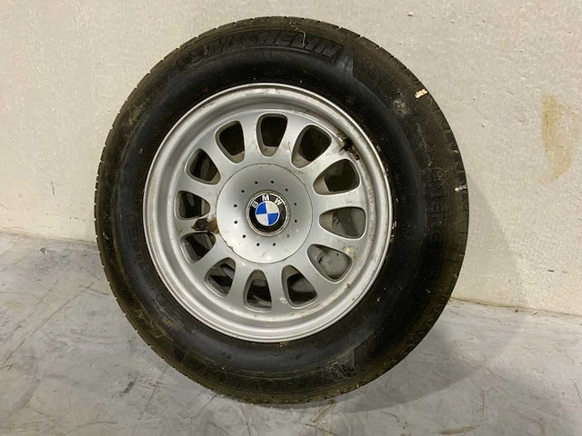Michelin / bmw 525i 205/65r15 autoband met velg (4x) - afbeelding 1 van  4