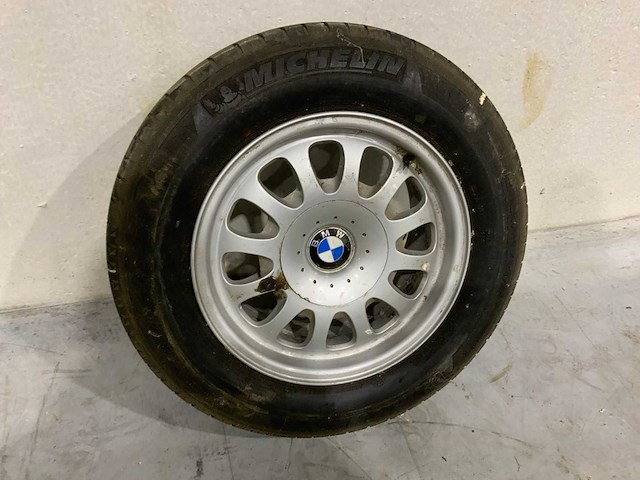 Michelin / bmw 525i 205/65r15 autoband met velg (4x) - afbeelding 2 van  4