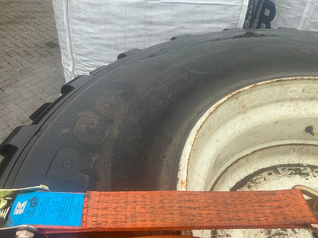 Michelin cargoxbib band met velg (2x) - afbeelding 5 van  7