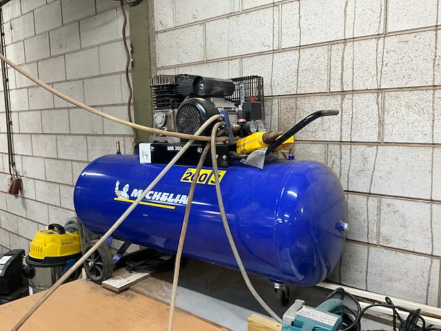 Michelin mb 200 b luchtcompressor - afbeelding 2 van  8