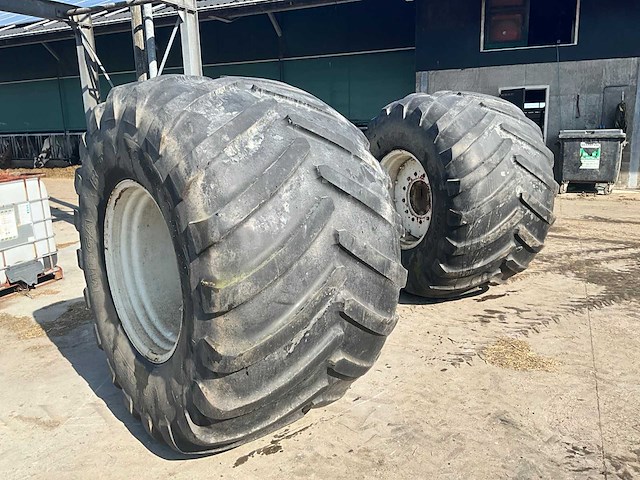 Michelin mega x bib 1050/50r32 band met velg - afbeelding 2 van  4