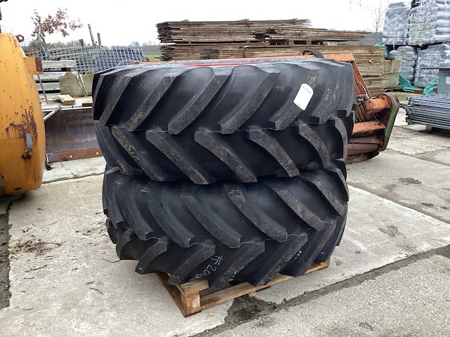 Michelin megabib landbouwband met velg - afbeelding 2 van  4