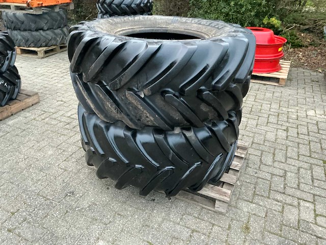 Michelin multibib 540/65 r24 banden (2x) - afbeelding 1 van  6