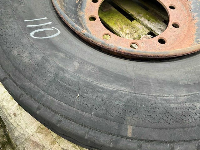 Michelin pilote xze1 295/80 r22.5 band met velg - afbeelding 4 van  4