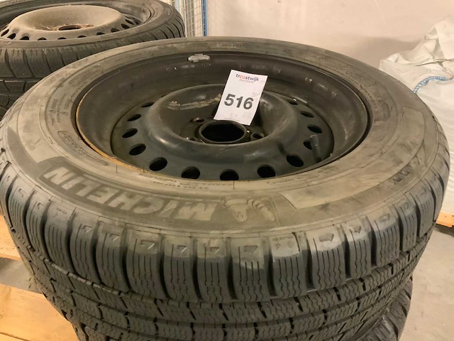 Michelin, pirelli partij autobanden - afbeelding 2 van  16